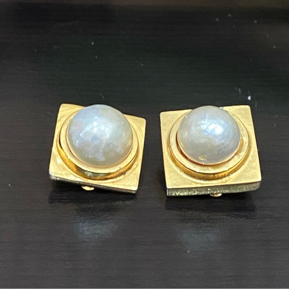 Vintage Signed LES BERNARD Designer Pearl Gold-tone Square Statement Earrings - Picture 5 of 14